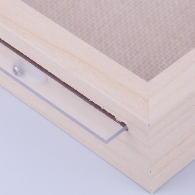 Lesena škatla za prikaz izdelkov, poslikav, ipd. (12x17 cm)