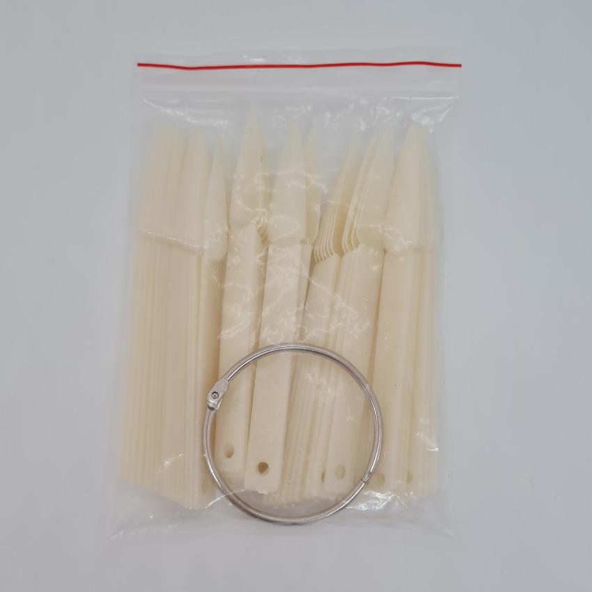 50 stiletto natural konic na kovinskem obroču za prikaz