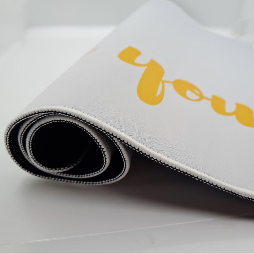 Bluesky namizna podlaga (velika bela)