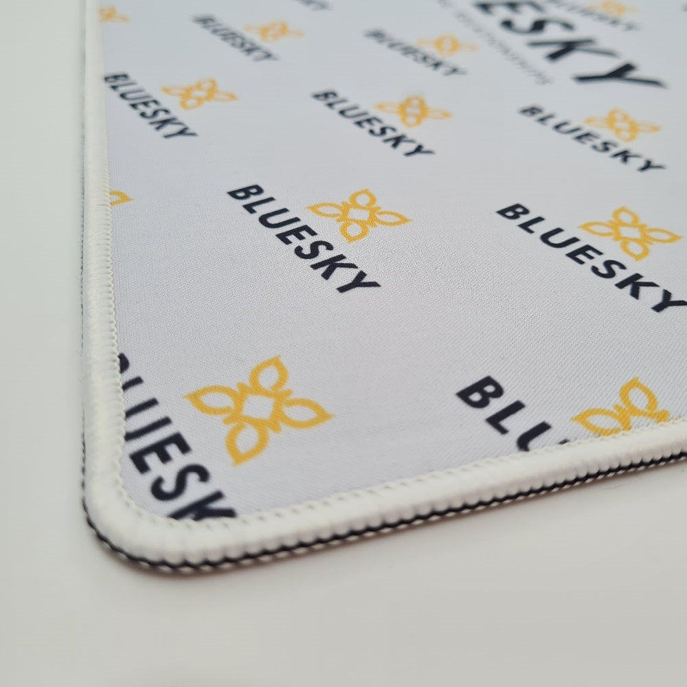 Bluesky namizna podlaga (majhna bela)