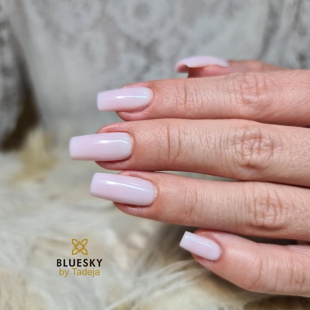 Bluesky mlečni top coat nadlak BTH01