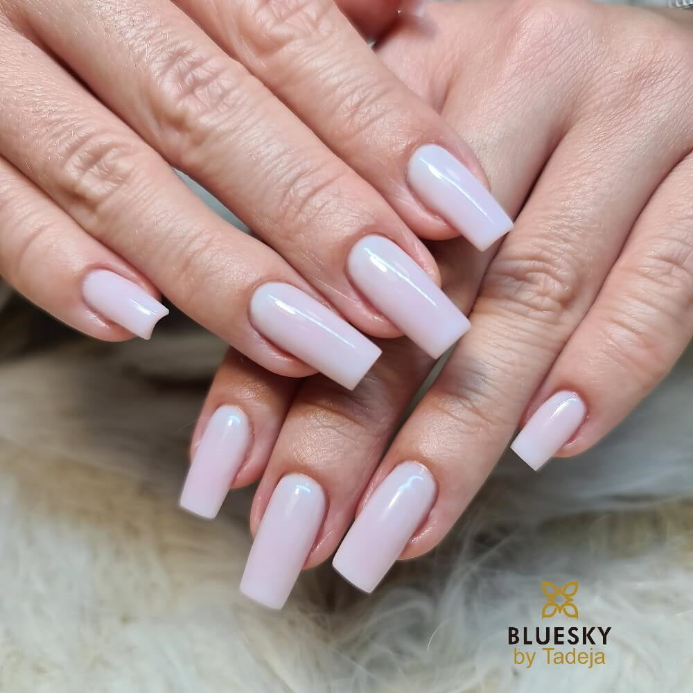 Bluesky mlečni top coat nadlak BTH01