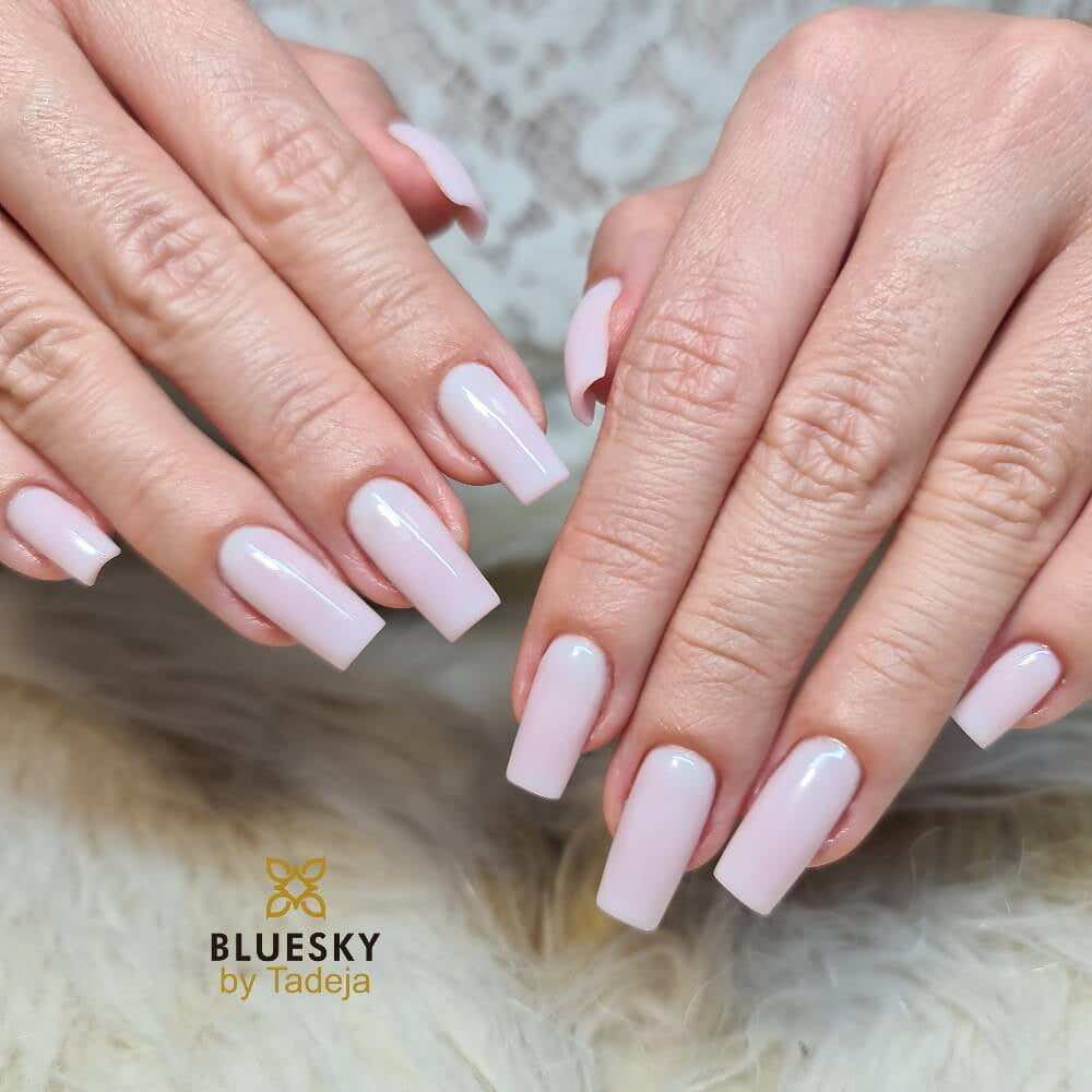 Bluesky mlečni top coat nadlak BTH01