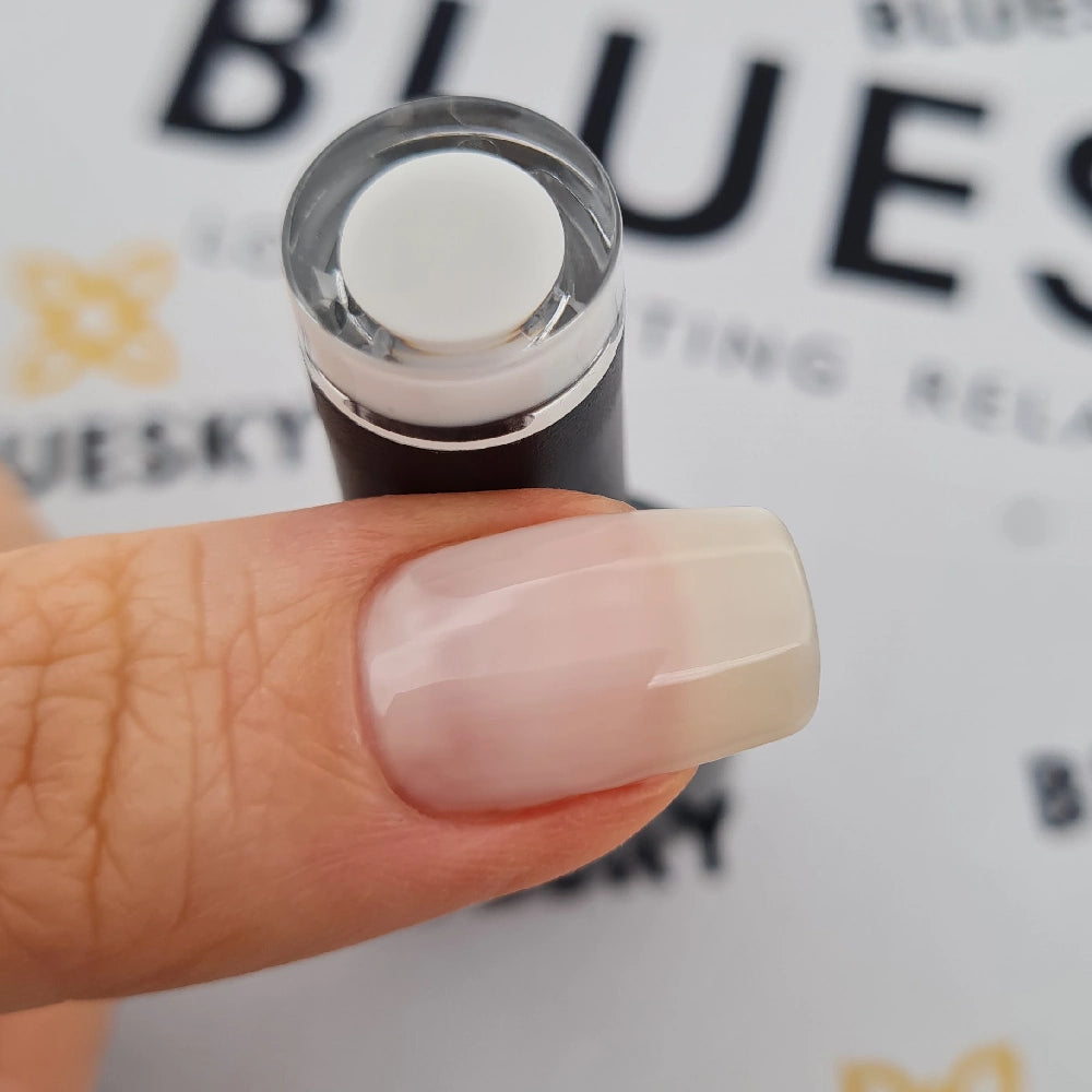 Bluesky UV LED gel lak (MO 01/ Be Bright mlečno bel), 10ml